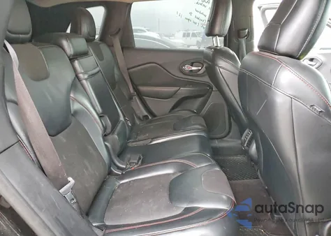 2016 Jeep Cherokee Trailhawk z USA, uszkodzony, nr VIN 1C4PJMBS2GW185726